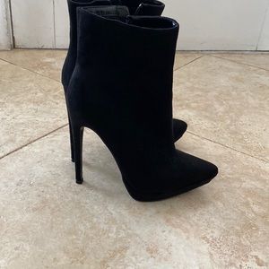 Beautiful fashion high heel fashion booties